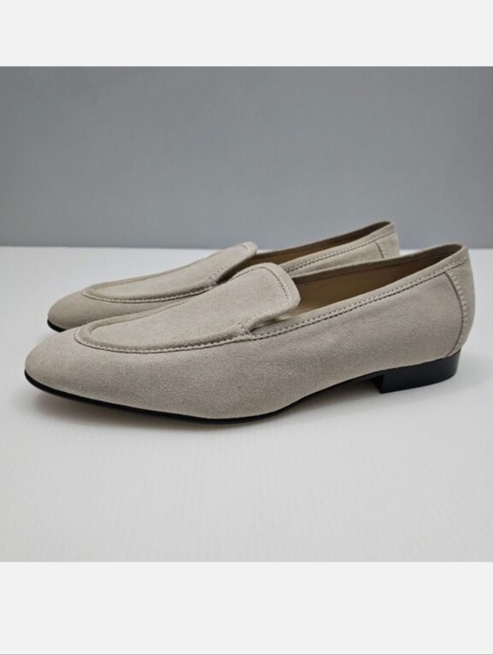 Le Monde Beryl Lo Boy Loafer Women EU 39 Beige Gray Suede Minimalist Luxury Flat